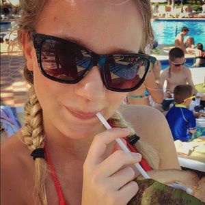 Meet your Posher, Alexis